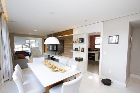 Apartamento para alugar com 220m², 3 quartos e 4 vagasSala