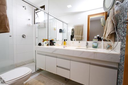 Apartamento para alugar com 220m², 3 quartos e 4 vagasBanheiro da Suíte