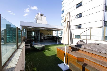 Apartamento para alugar com 220m², 3 quartos e 4 vagasPiscina