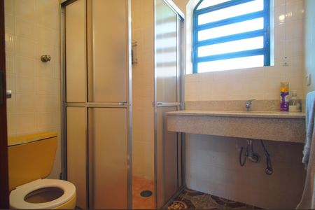 Casa à venda com 400m², 6 quartos e 2 vagasBanheiro 2