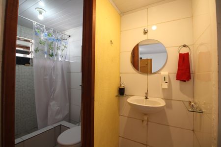 Casa de condomínio à venda com 91m², 3 quartos e 3 vagasEdícula - Banheiro