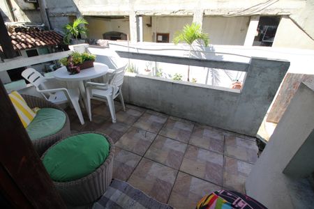 Casa de condomínio à venda com 91m², 3 quartos e 3 vagasVaranda