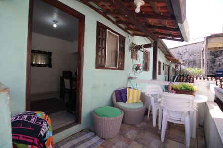 Casa de condomínio à venda com 91m², 3 quartos e 3 vagasVaranda