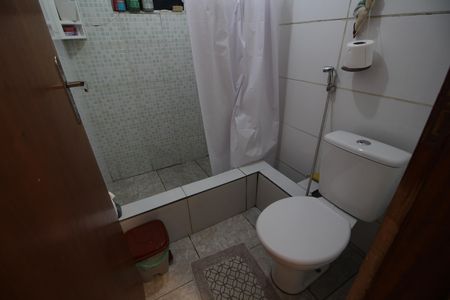 Casa de condomínio à venda com 91m², 3 quartos e 3 vagasEdícula - Banheiro