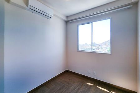 Quarto 1 de apartamento para alugar com 2 quartos, 38m² em Santo Cristo, Rio de Janeiro