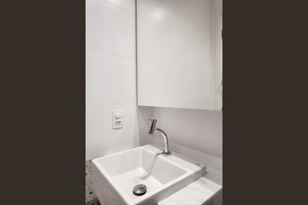 Apartamento para alugar com 38m², 2 quartos e sem vaga Apartamento para alugar com 38m², 2 quartos e sem vagaBanheiro