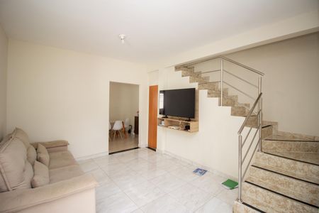 Sala de casa à venda com 3 quartos, 180m² em Nossa Senhora de Fatima, Contagem