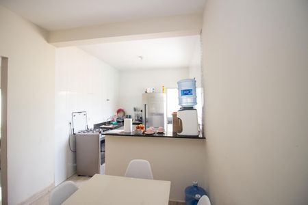 Casa à venda com 180m², 3 quartos e 2 vagasCozinha e Área de Serviço