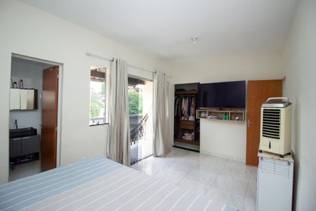 Casa à venda com 180m², 3 quartos e 2 vagasQuarto Suíte