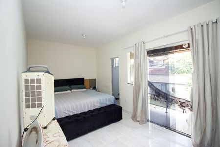 Casa à venda com 180m², 3 quartos e 2 vagasQuarto Suíte