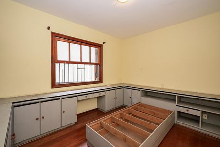 Casa à venda com 327m², 4 quartos e 2 vagasSuíte 3