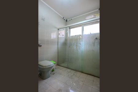 Casa à venda com 327m², 4 quartos e 2 vagasBanheiro da Suíte 3