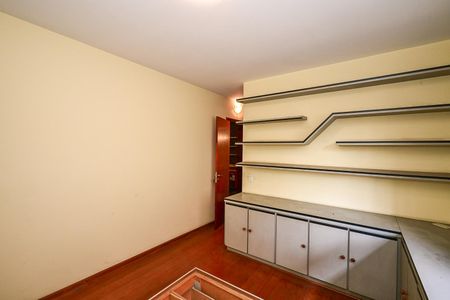 Casa à venda com 327m², 4 quartos e 2 vagasSuíte 3