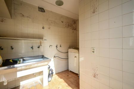 Casa à venda com 327m², 4 quartos e 2 vagasÁrea de Serviço