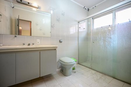 Casa à venda com 327m², 4 quartos e 2 vagasBanheiro da Suíte 3