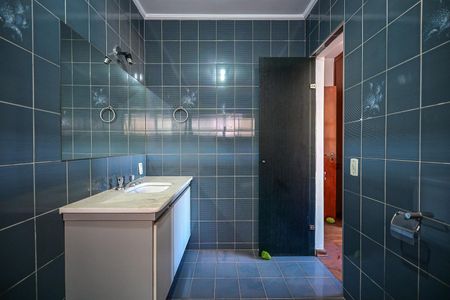 Casa à venda com 327m², 4 quartos e 2 vagasBanheiro Suíte 2