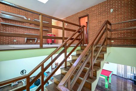 Casa à venda com 327m², 4 quartos e 2 vagasEscada