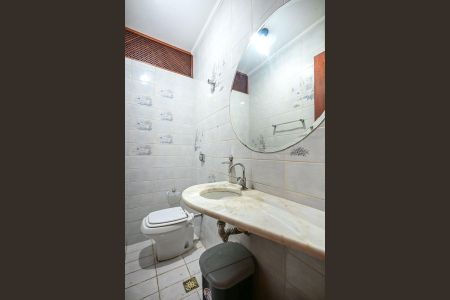 Casa à venda com 327m², 4 quartos e 2 vagasLavabo