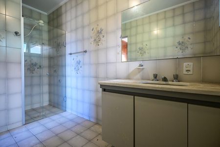 Casa à venda com 327m², 4 quartos e 2 vagasBanheiro Suíte 1