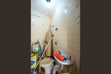 Casa à venda com 327m², 4 quartos e 2 vagasBanheiro de Serviço