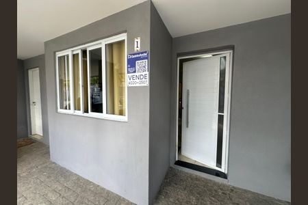 Casa de condomínio à venda com 136m², 3 quartos e 2 vagas Casa de condomínio à venda com 136m², 3 quartos e 2 vagasFachada