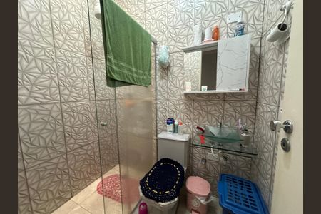Casa de condomínio à venda com 136m², 3 quartos e 2 vagas Casa de condomínio à venda com 136m², 3 quartos e 2 vagasBanheiro