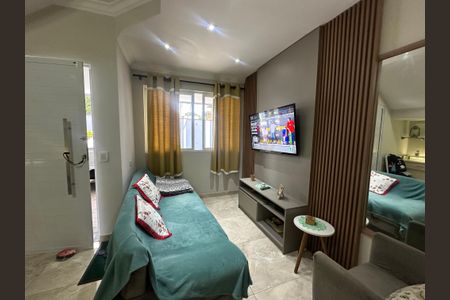 Casa de condomínio à venda com 136m², 3 quartos e 2 vagas Casa de condomínio à venda com 136m², 3 quartos e 2 vagasSala