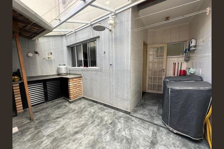 Casa de condomínio à venda com 136m², 3 quartos e 2 vagas Casa de condomínio à venda com 136m², 3 quartos e 2 vagasChurrasqueira