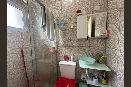 Casa de condomínio à venda com 136m², 3 quartos e 2 vagas Casa de condomínio à venda com 136m², 3 quartos e 2 vagasSuíte