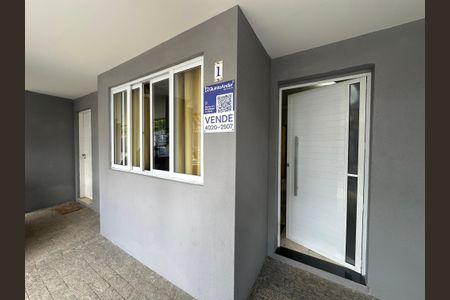Casa de condomínio à venda com 136m², 3 quartos e 2 vagas Casa de condomínio à venda com 136m², 3 quartos e 2 vagasFachada