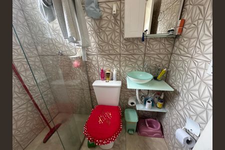 Casa de condomínio à venda com 136m², 3 quartos e 2 vagas Casa de condomínio à venda com 136m², 3 quartos e 2 vagasBanheiro da Suíte