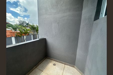 Casa de condomínio à venda com 136m², 3 quartos e 2 vagas Casa de condomínio à venda com 136m², 3 quartos e 2 vagasVaranda