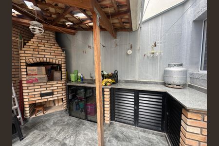 Casa de condomínio à venda com 136m², 3 quartos e 2 vagas Casa de condomínio à venda com 136m², 3 quartos e 2 vagasChurrasqueira