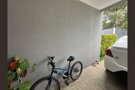 Casa de condomínio à venda com 136m², 3 quartos e 2 vagas Casa de condomínio à venda com 136m², 3 quartos e 2 vagasGaragem