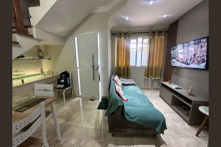 Casa de condomínio à venda com 136m², 3 quartos e 2 vagas Casa de condomínio à venda com 136m², 3 quartos e 2 vagasSala