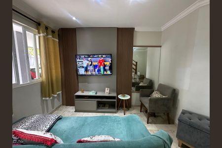 Casa de condomínio à venda com 136m², 3 quartos e 2 vagas Casa de condomínio à venda com 136m², 3 quartos e 2 vagasSala