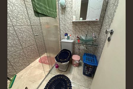 Casa de condomínio à venda com 136m², 3 quartos e 2 vagas Casa de condomínio à venda com 136m², 3 quartos e 2 vagasBanheiro