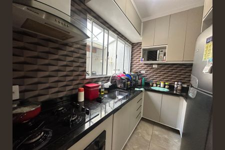 Casa de condomínio à venda com 136m², 3 quartos e 2 vagas Casa de condomínio à venda com 136m², 3 quartos e 2 vagasCozinha