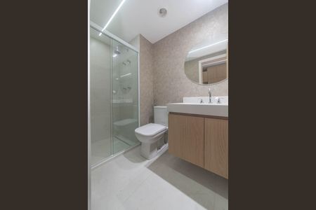 Banheiro de kitnet/studio para alugar com 1 quarto, 24m² em Brooklin, São Paulo