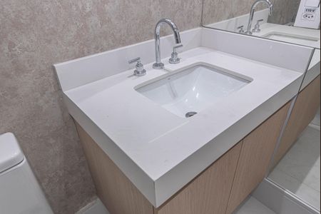 Banheiro de kitnet/studio para alugar com 1 quarto, 24m² em Brooklin, São Paulo