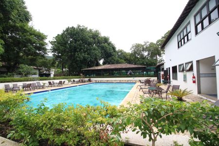 Casa de condomínio à venda com 329m², 4 quartos e 3 vagasPiscina