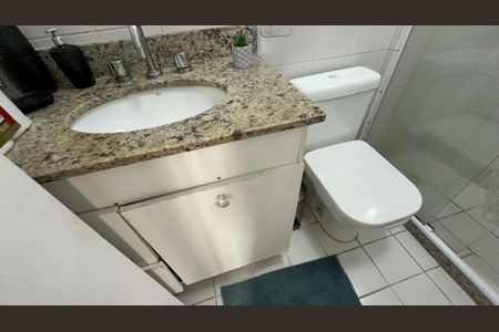 Apartamento para alugar com 70m², 2 quartos e 2 vagasBanheiro