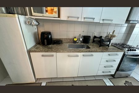 Apartamento para alugar com 70m², 2 quartos e 2 vagasCozinha