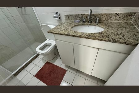 Apartamento para alugar com 70m², 2 quartos e 2 vagasBanheiro do Quarto 2