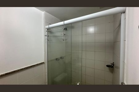 Apartamento para alugar com 70m², 2 quartos e 2 vagasBanheiro