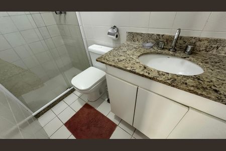 Apartamento para alugar com 70m², 2 quartos e 2 vagasBanheiro do Quarto 2