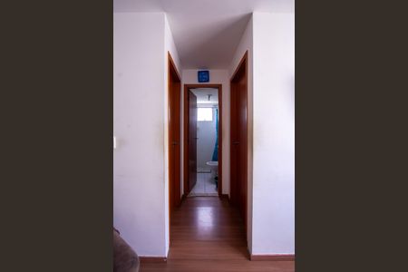 Sala de apartamento para alugar com 2 quartos, 45m² em Colubandê, São Gonçalo