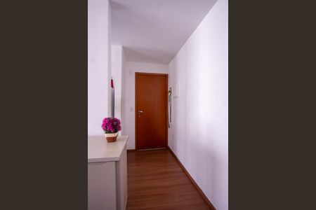 Sala de apartamento para alugar com 2 quartos, 45m² em Colubandê, São Gonçalo