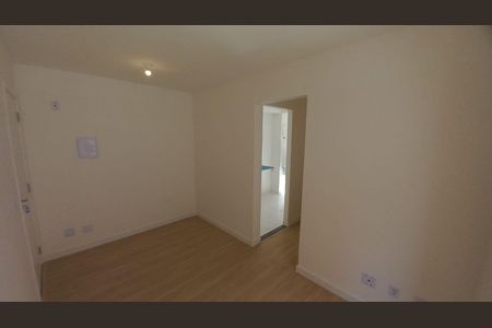 Quarto de apartamento à venda com 2 quartos, 45m² em Quitaúna, Osasco