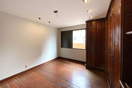 Apartamento à venda com 382m², 5 quartos e 3 vagas Apartamento à venda com 382m², 5 quartos e 3 vagasSuite 1